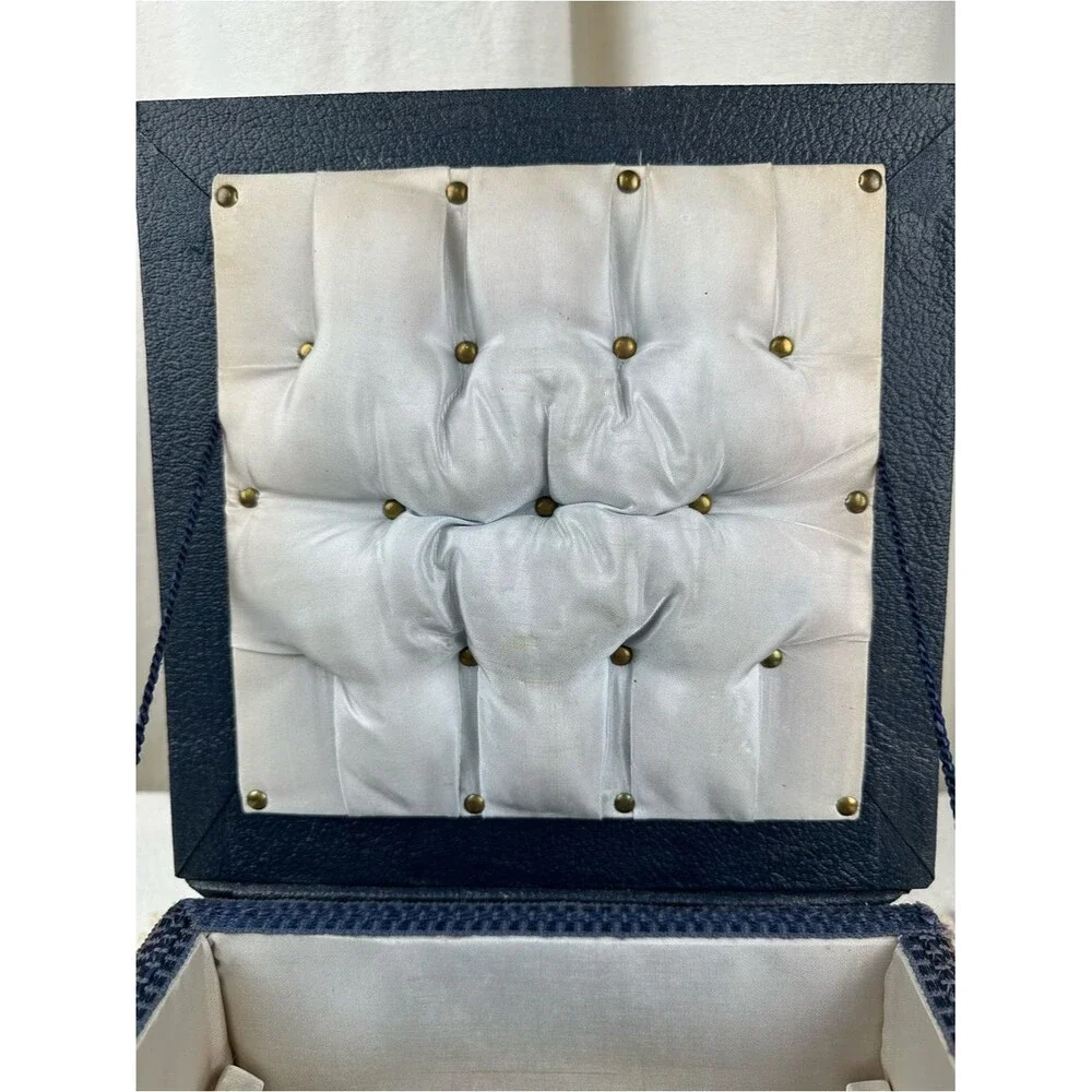 Unbranded charming vintage